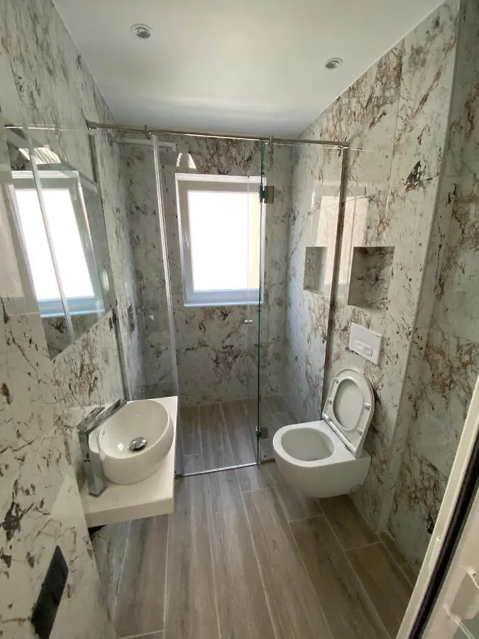 E Apartment Tirana 0*,
